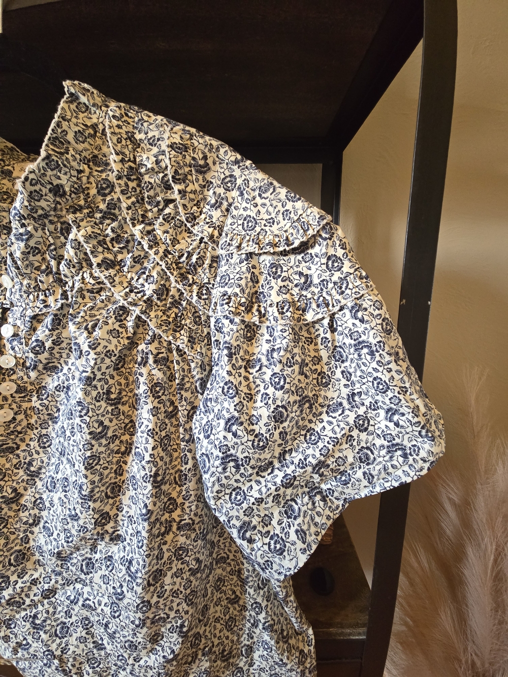 Women’s Navy Floral Button-Front Short Sleeve Blouse